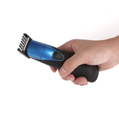 Un rasoir électrique rechargeable 3 en 1 avec coupe de cheveux à tension globale